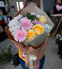 Букет цветов из:  Герберы, Розы и Хризантемы в Лайково