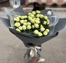 Букет Белые кустовые розы Солинеро в Лайково