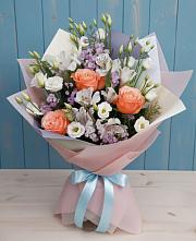 Букет цветов из:  Лизиантусы, Розы, Альстромерии и Гипсофила в Лайково
