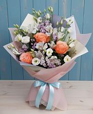 Букет цветов из:  Лизиантусы, Розы, Альстромерии и Гипсофила в Лайково