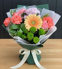 Букет цветов из:  Гвоздики, Розы, Герберы и Хризантемы в Лайково