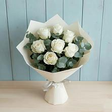 Букет Белые розы в Эвкалипте в Лайково