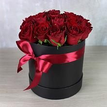 Цветочная композиция из Розы в шляпной коробке в Лайково