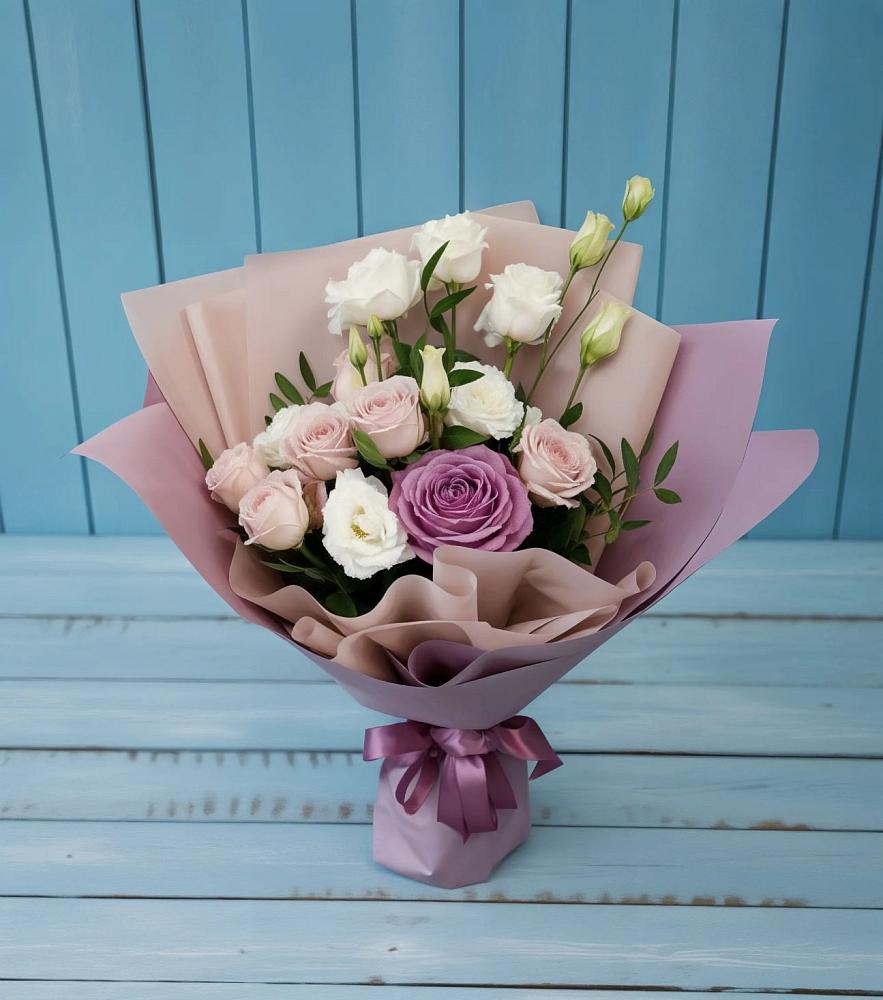 Букет цветов из: Розы и Лизиантусы в Лайково